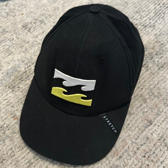 🌺 NWOT Billabong Black Cap Hat with 2.75” Brim unisex Size S/M - Picture 1 of 4